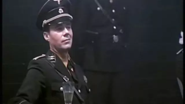 Порно Онлайн Без Регистрации Гламурная блондинка глубоко отсасывает черный член