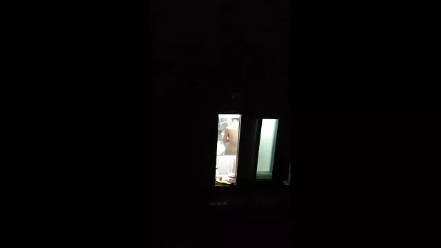 Порно Онлайн Без Регистрации Брюнетка с хорошей попкой дает в анал ухажеру